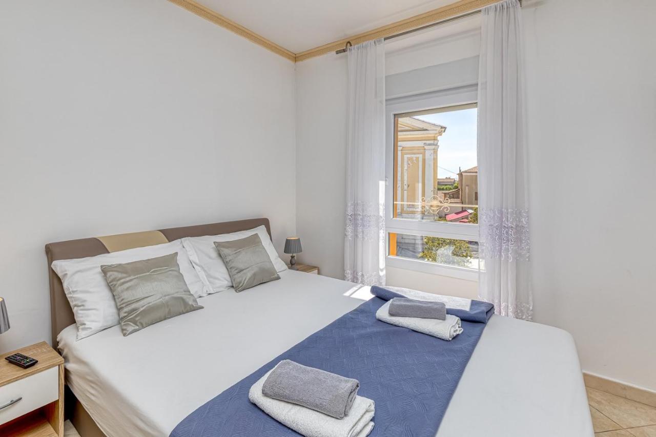 Rooms On Liberty Square Porec Exterior photo