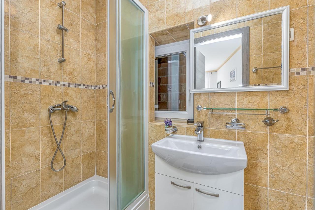 Rooms On Liberty Square Porec Exterior photo
